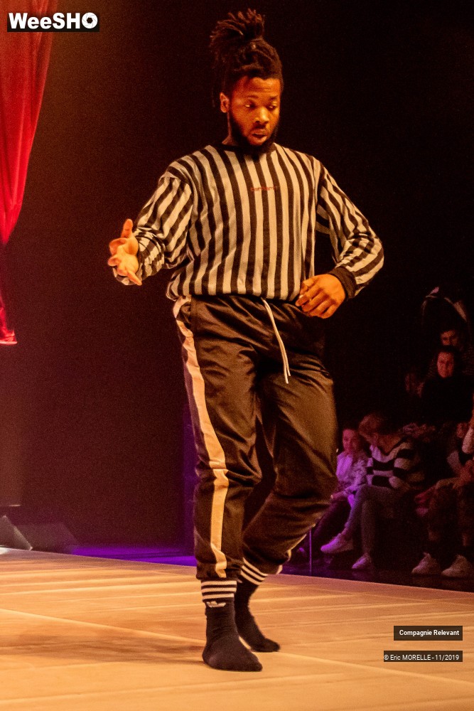 19/50 photos du spectacle Epreuve Playlist Variée Cie Relevant
