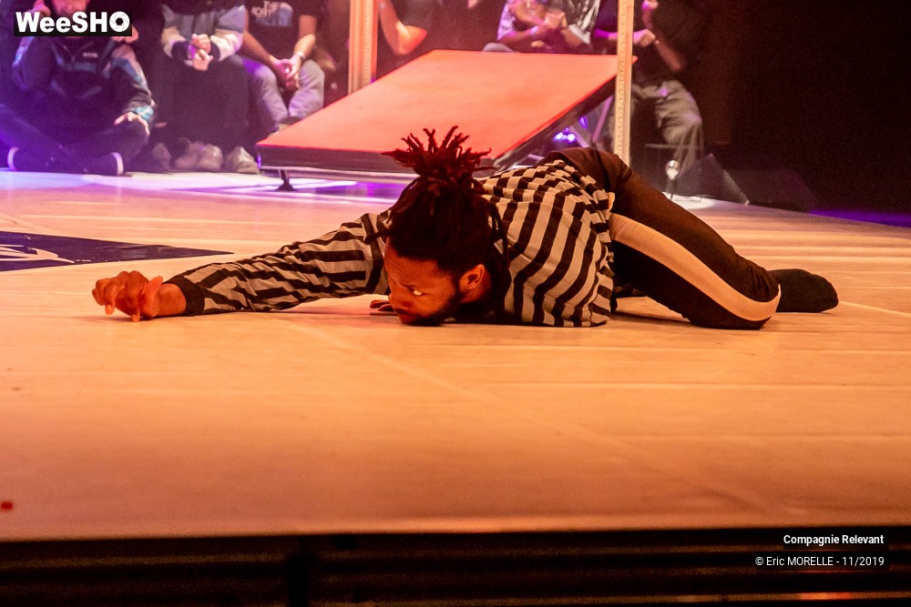26/50 photos du spectacle Epreuve Playlist Variée Cie Relevant