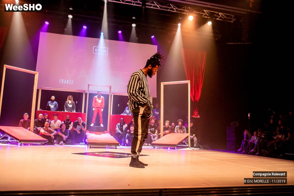 46/50 photos du spectacle Epreuve Playlist Variée Cie Relevant
