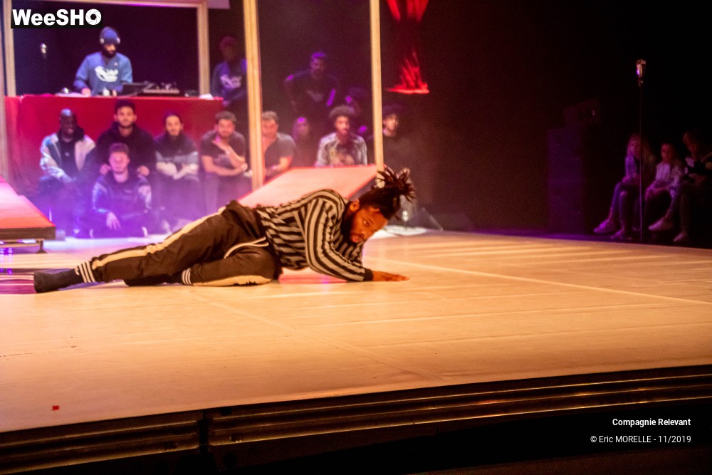 48/50 photos du spectacle Epreuve Playlist Variée Cie Relevant