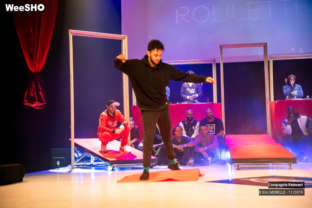 32/50 photos du spectacle l'épreuve de la roulette Compagnie Relevant