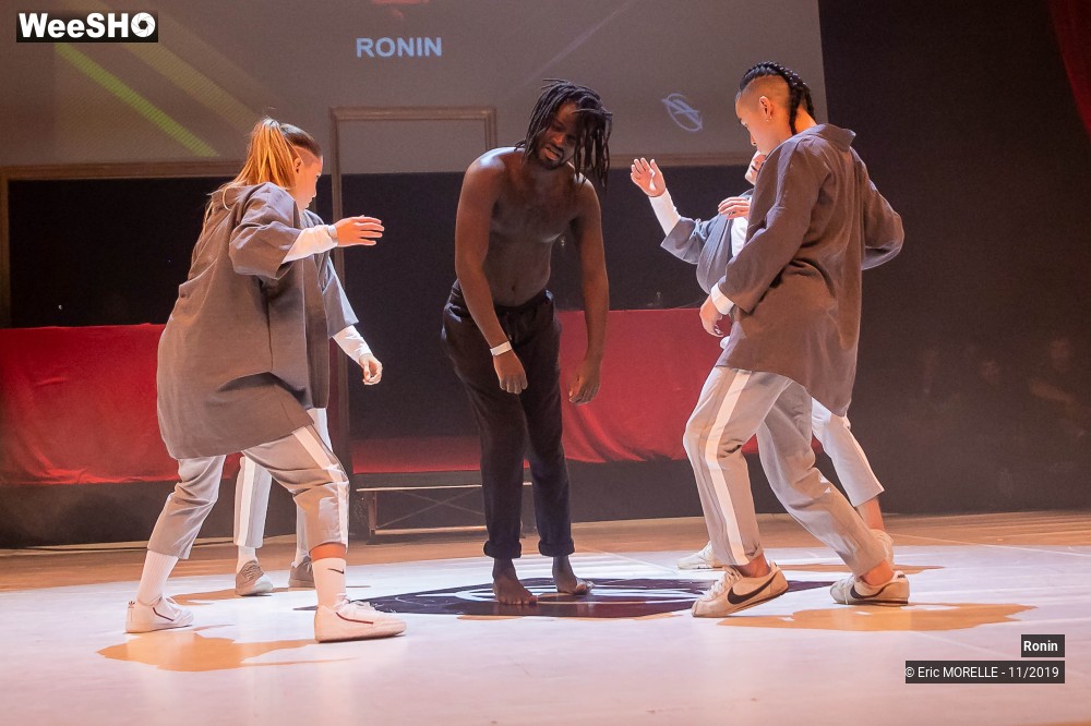 22/50 photos du spectacle L'épreuve du show Ronin