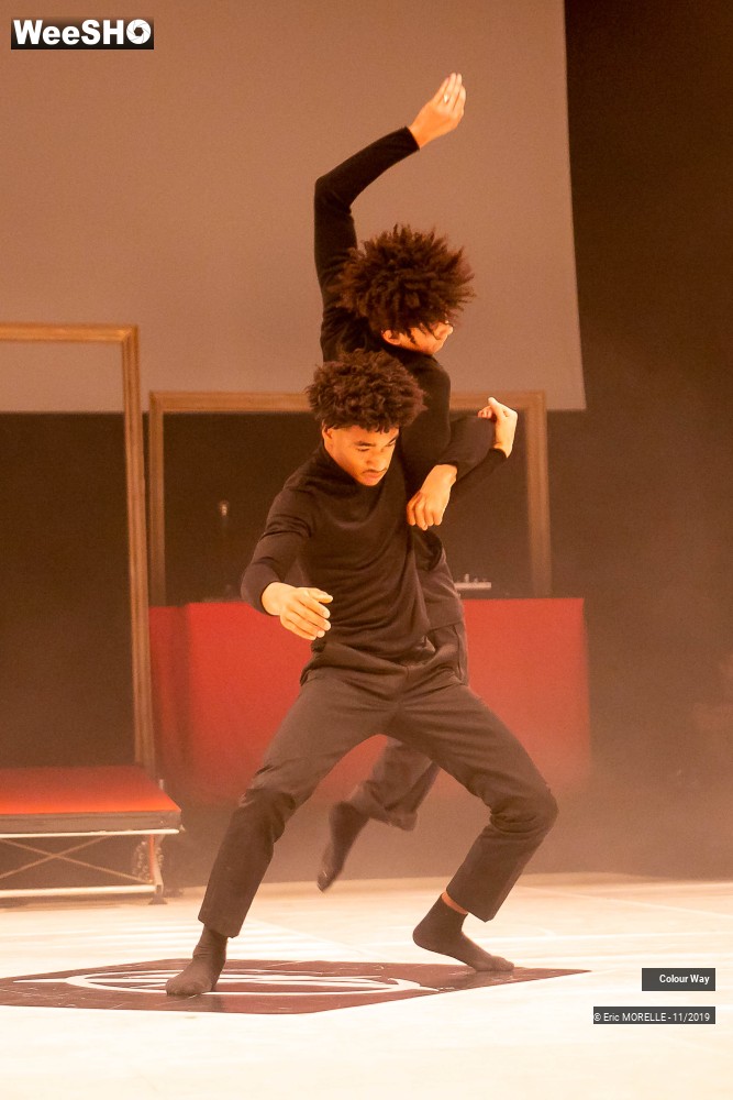2/50 photos du spectacle L'épreuve du show Colour way