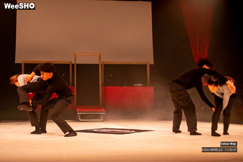 14/50 photos du spectacle L'épreuve du show Colour way