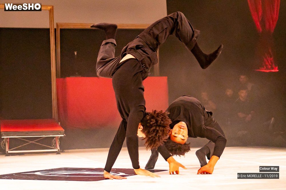 17/50 photos du spectacle L'épreuve du show Colour way