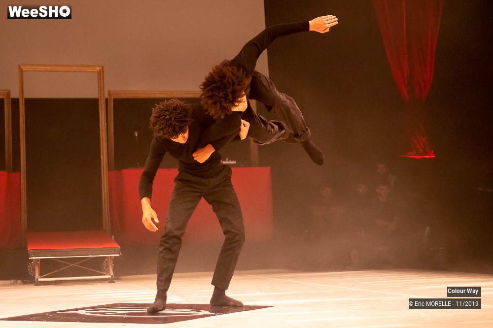18/50 photos du spectacle L'épreuve du show Colour way