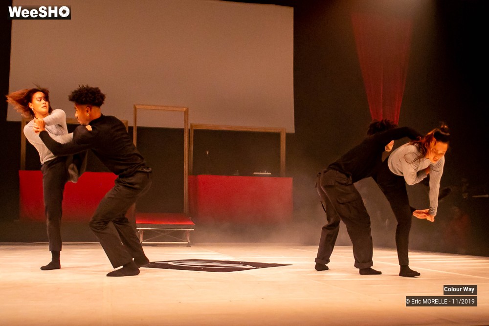 32/50 photos du spectacle L'épreuve du show Colour way
