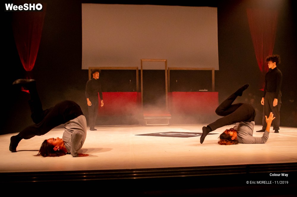 39/50 photos du spectacle L'épreuve du show Colour way