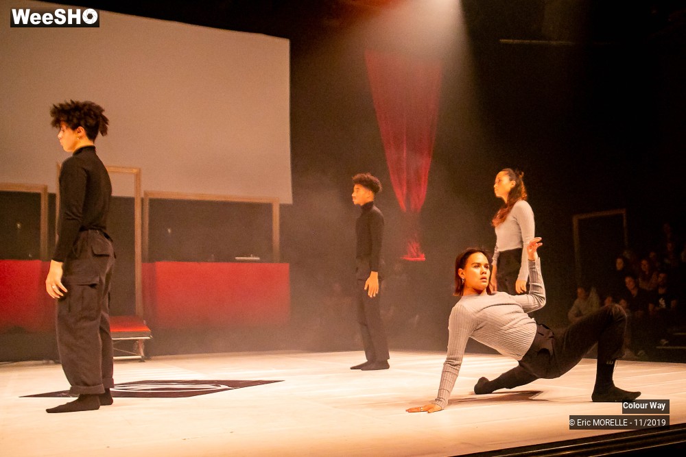 40/50 photos du spectacle L'épreuve du show Colour way