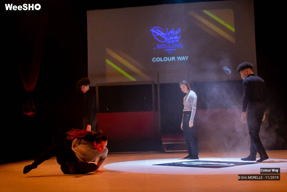 44/50 photos du spectacle L'épreuve du show Colour way