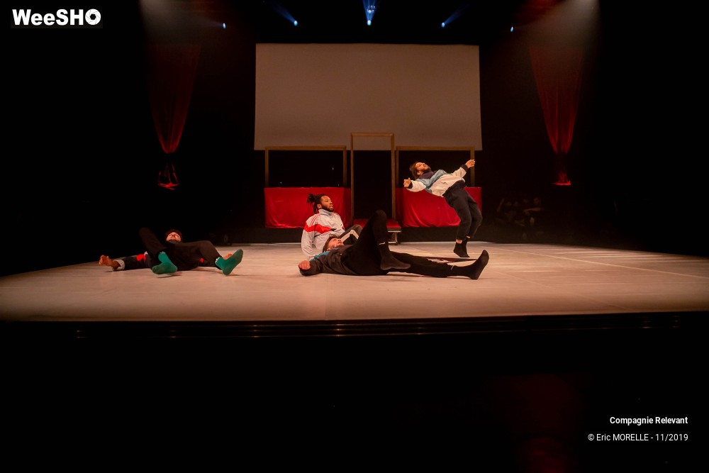 40/50 photos du spectacle L'épreuve du show Compagnie Relevant