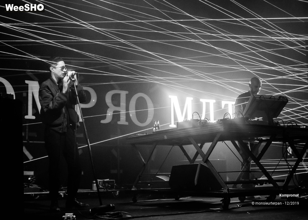 17/28 photos du spectacle Kompromat