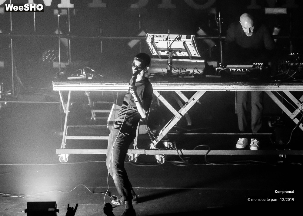 21/28 photos du spectacle Kompromat