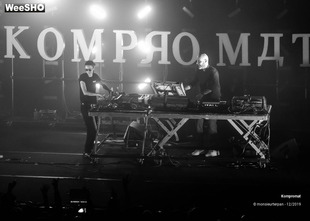 22/28 photos du spectacle Kompromat