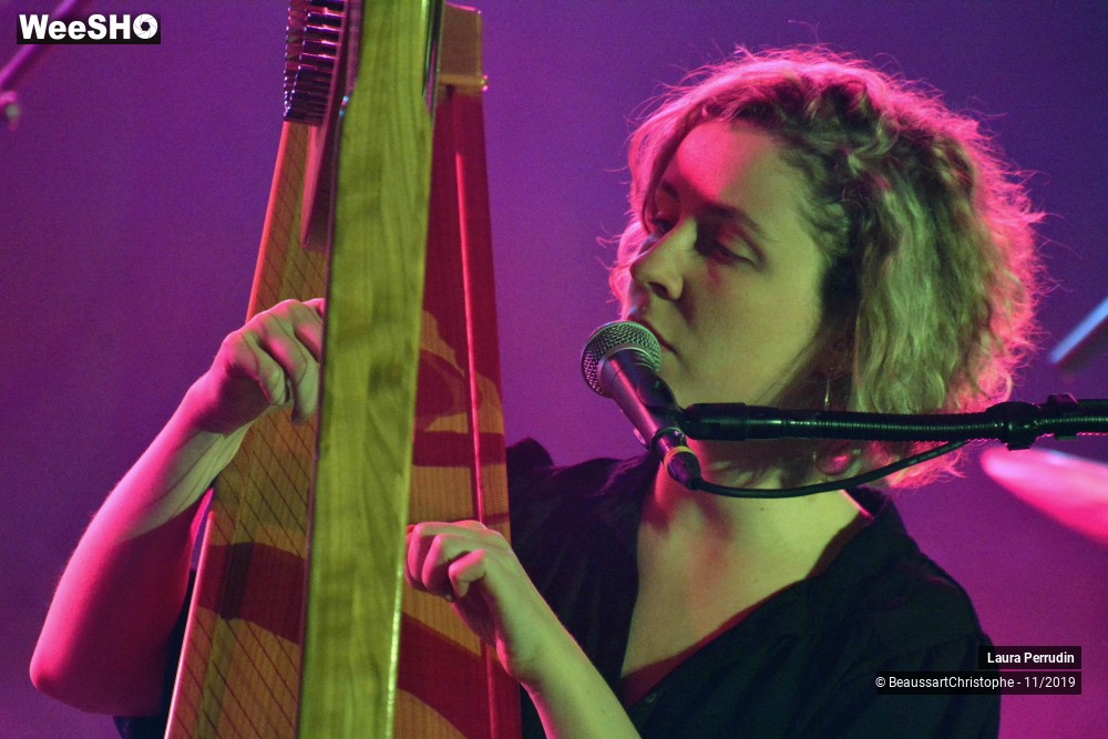 14/25 photos du spectacle Laura Perrudin