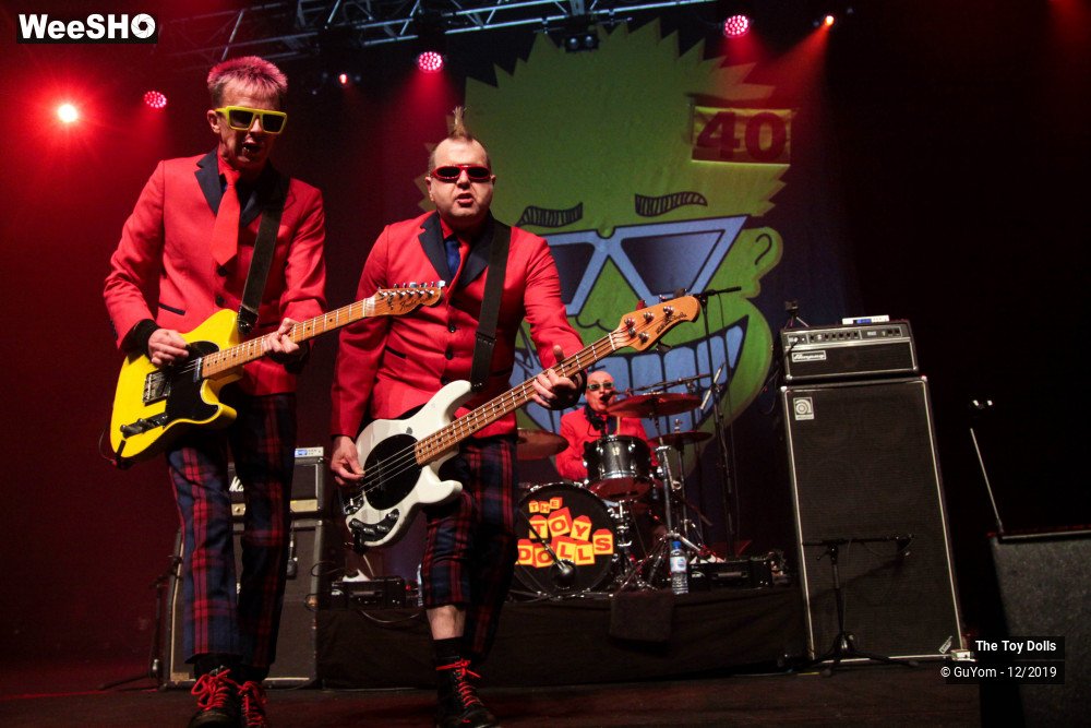 3/48 photos du spectacle he Toy Dolls