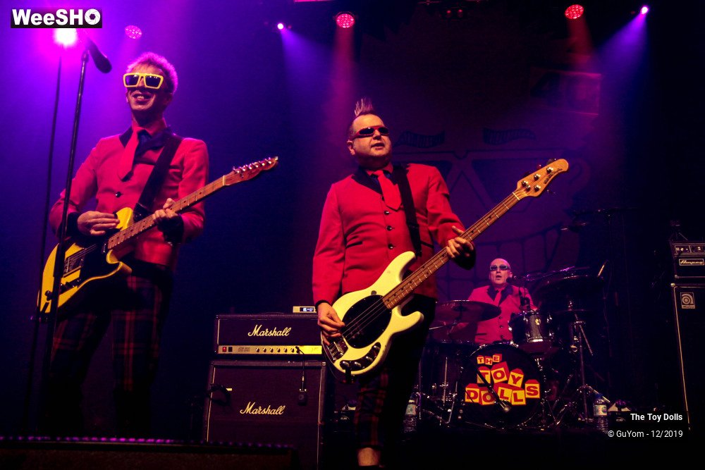 6/48 photos du spectacle he Toy Dolls