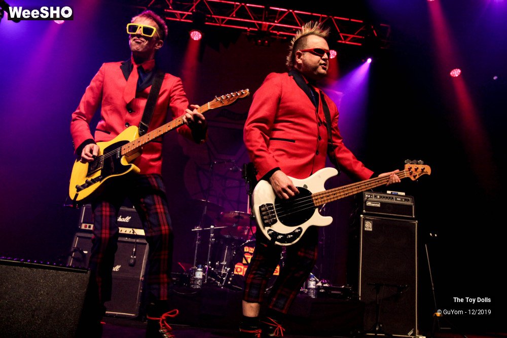 11/48 photos du spectacle he Toy Dolls