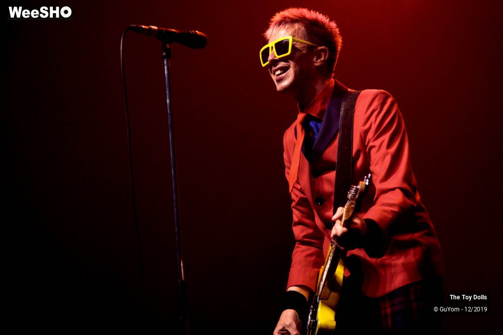 15/48 photos du spectacle he Toy Dolls
