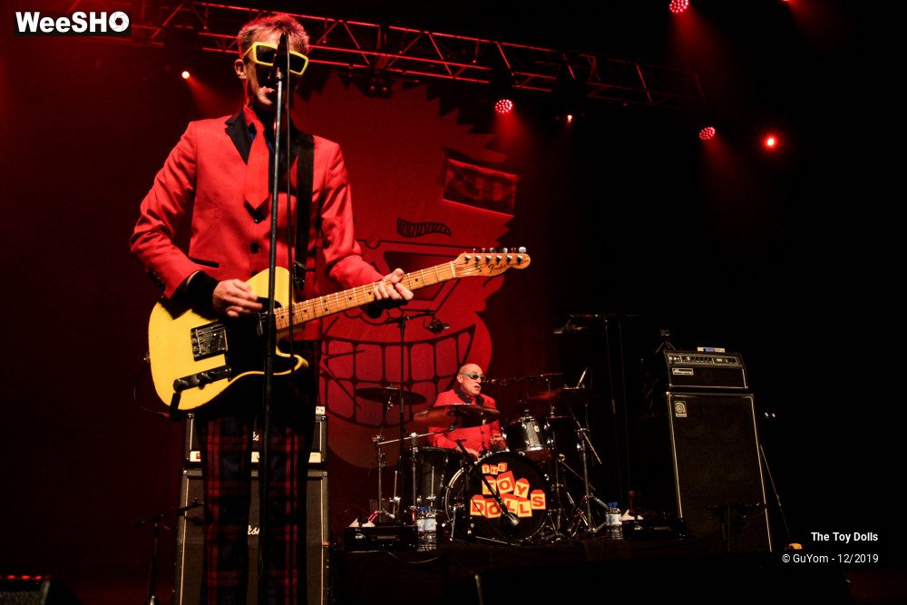 16/48 photos du spectacle he Toy Dolls