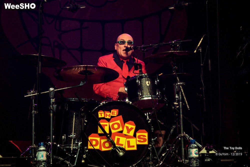 23/48 photos du spectacle he Toy Dolls