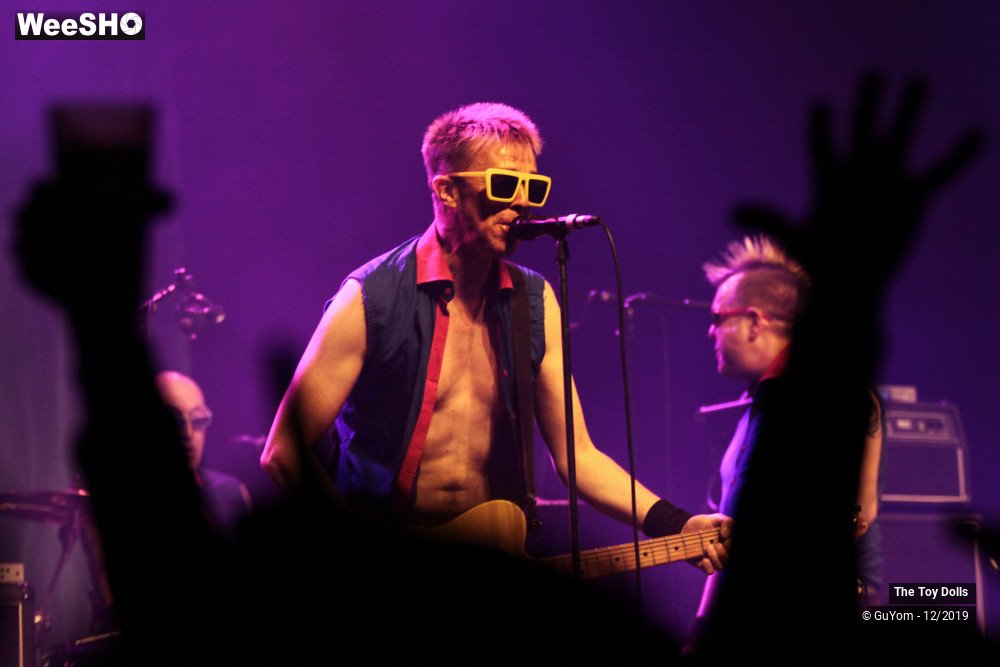 29/48 photos du spectacle he Toy Dolls