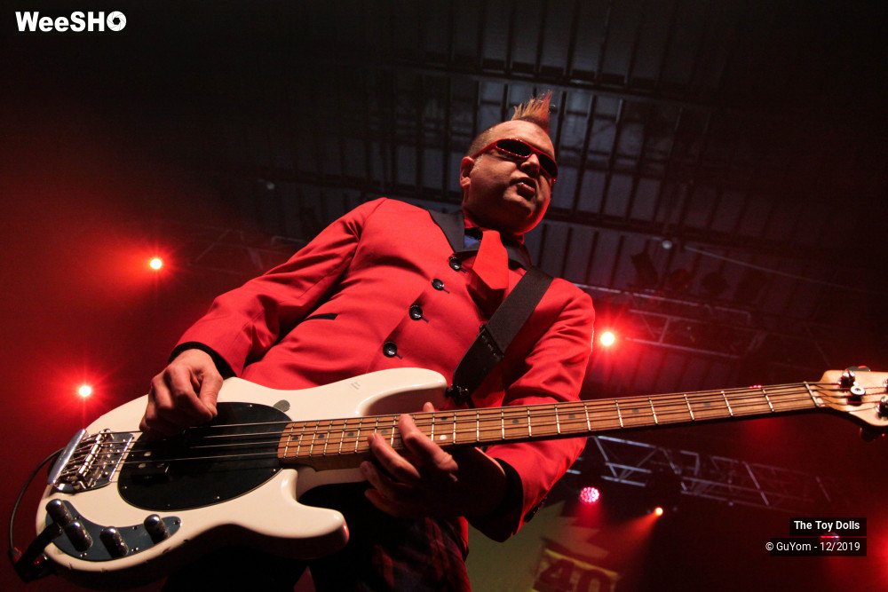 30/48 photos du spectacle he Toy Dolls