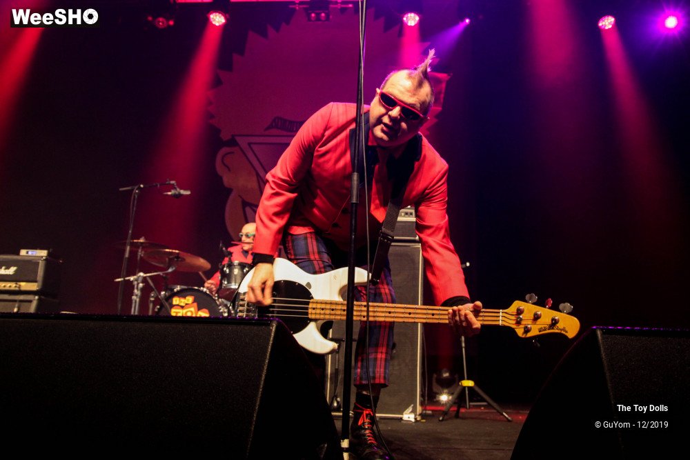 34/48 photos du spectacle he Toy Dolls