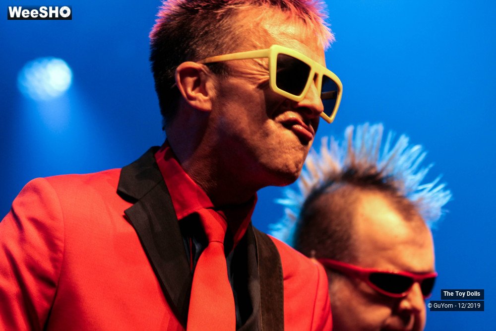 38/48 photos du spectacle he Toy Dolls