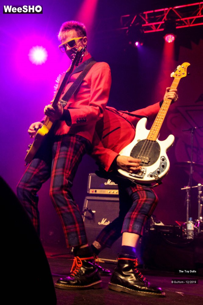 41/48 photos du spectacle he Toy Dolls