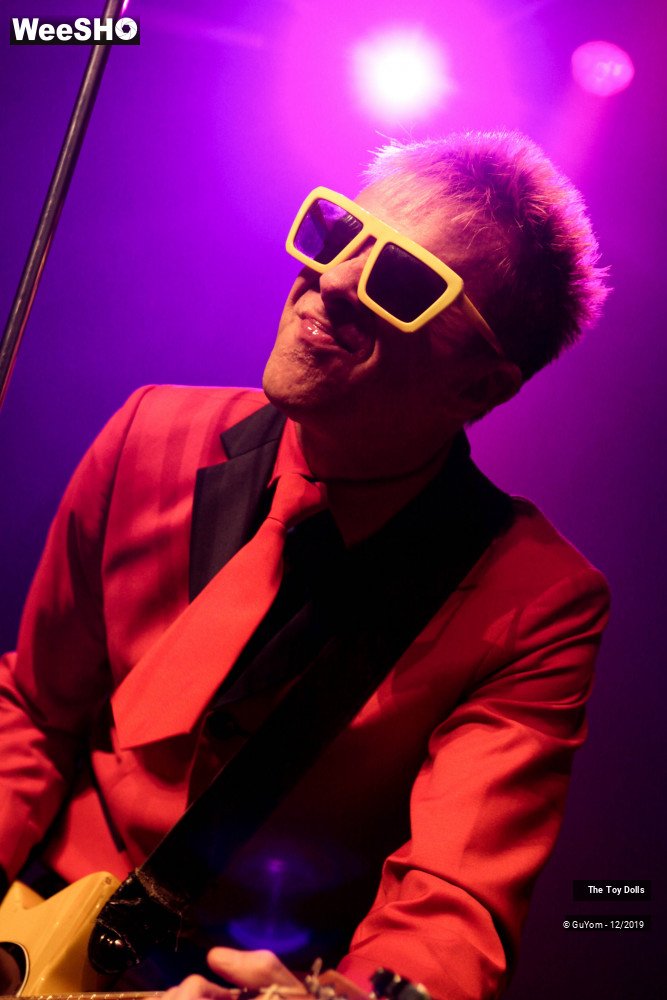 44/48 photos du spectacle he Toy Dolls