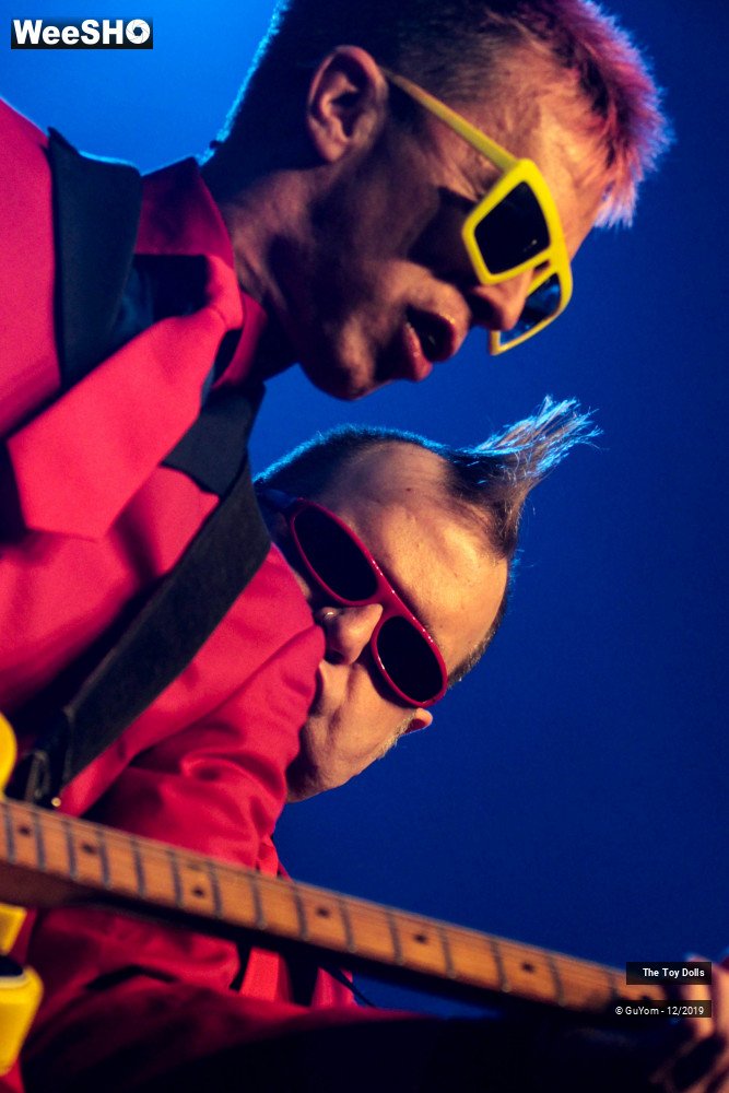 48/48 photos du spectacle he Toy Dolls