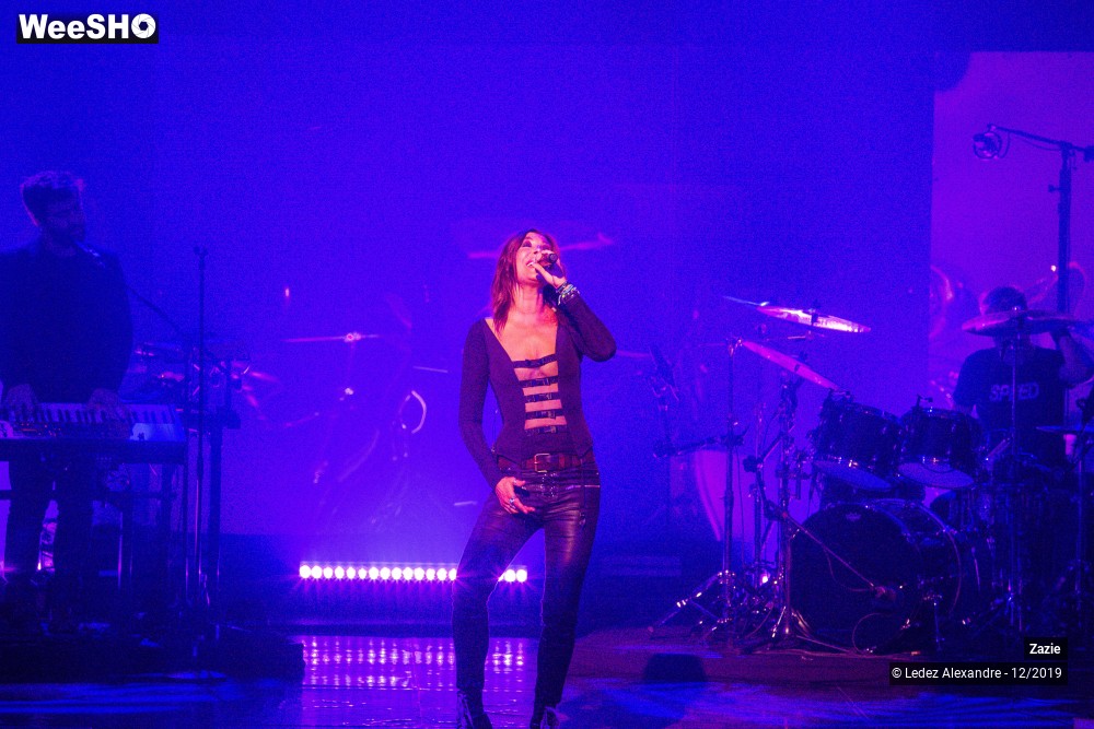 26/27 photos du spectacle Zazie Essenciel