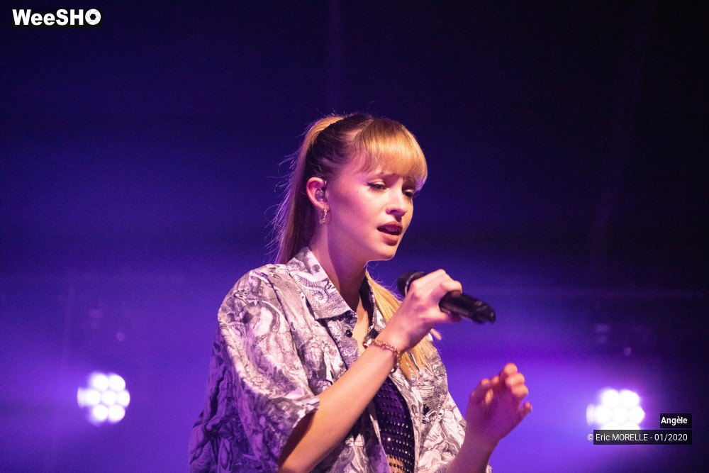 30/39 photos du spectacle Angèle