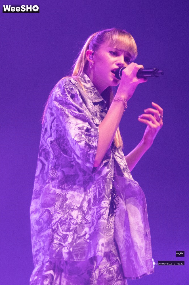 32/39 photos du spectacle Angèle