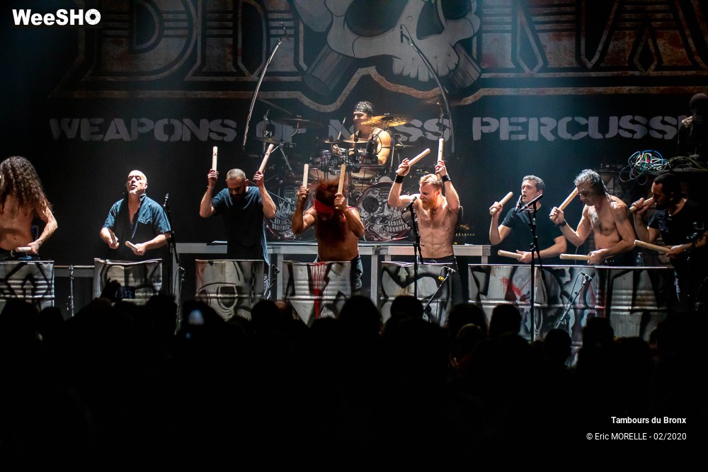 60/80 photos du spectacle Les Tambours du Bronx