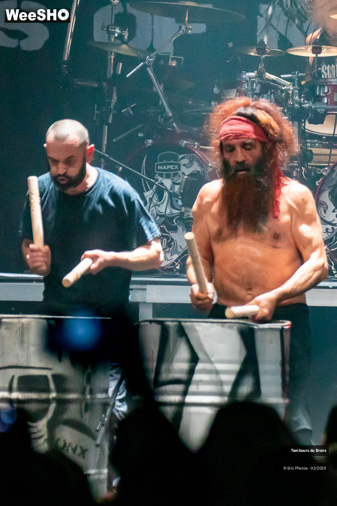 11/80 photos du spectacle Les Tambours du Bronx