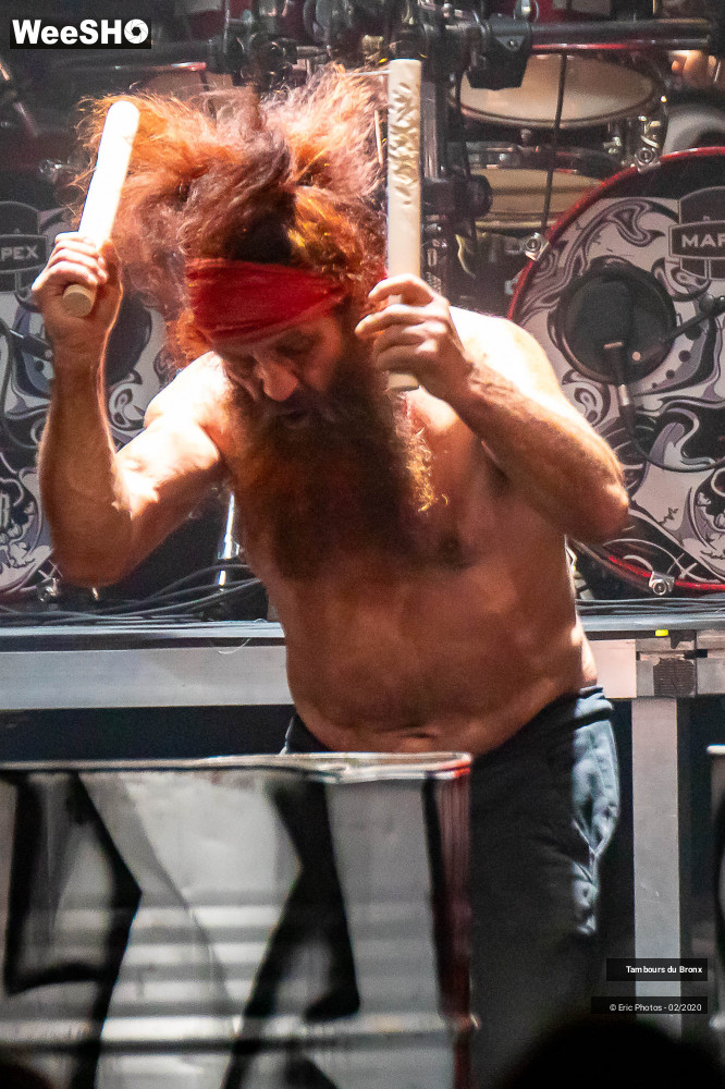 12/80 photos du spectacle Les Tambours du Bronx