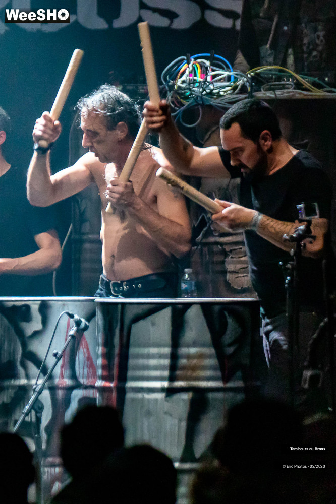14/80 photos du spectacle Les Tambours du Bronx