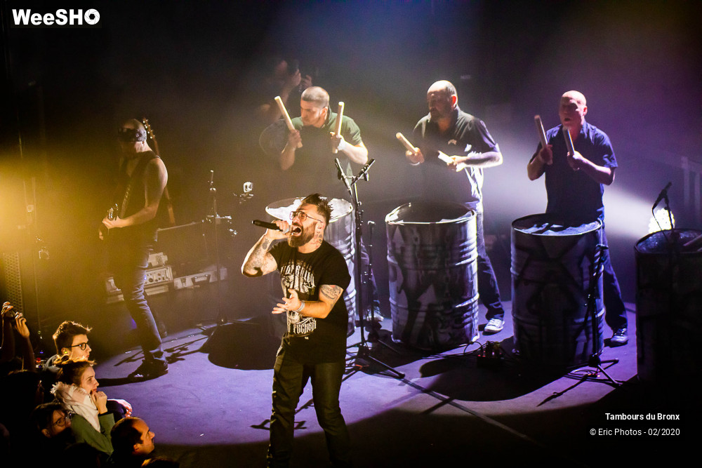 17/80 photos du spectacle Les Tambours du Bronx