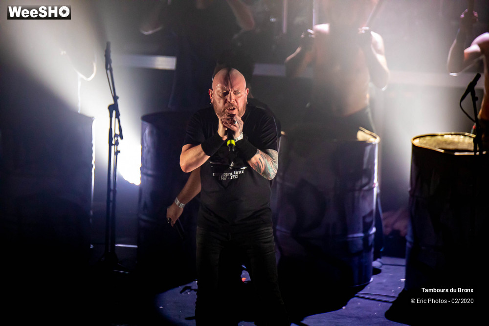 23/80 photos du spectacle Les Tambours du Bronx