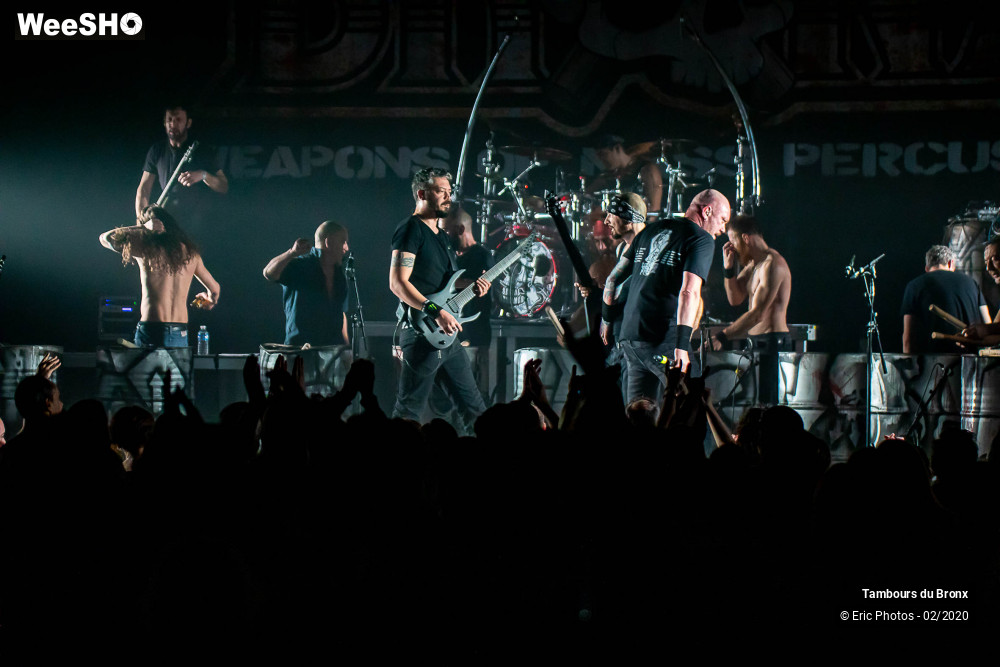 28/80 photos du spectacle Les Tambours du Bronx