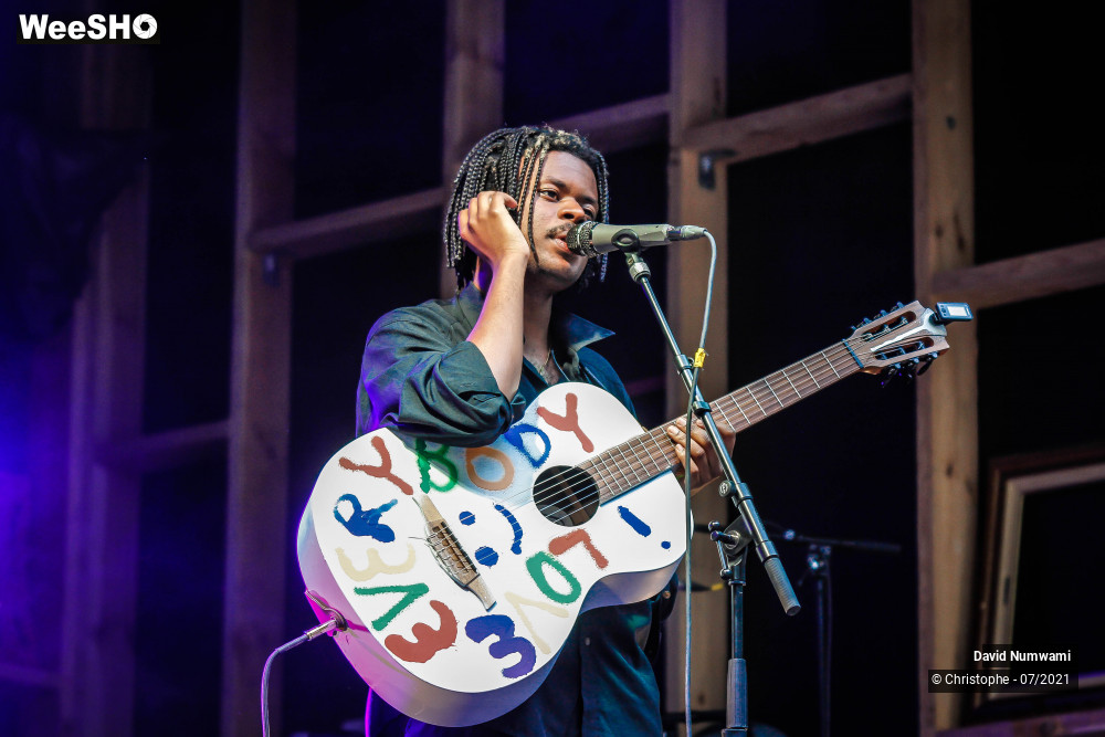 16/22 photos du spectacle David Numwami