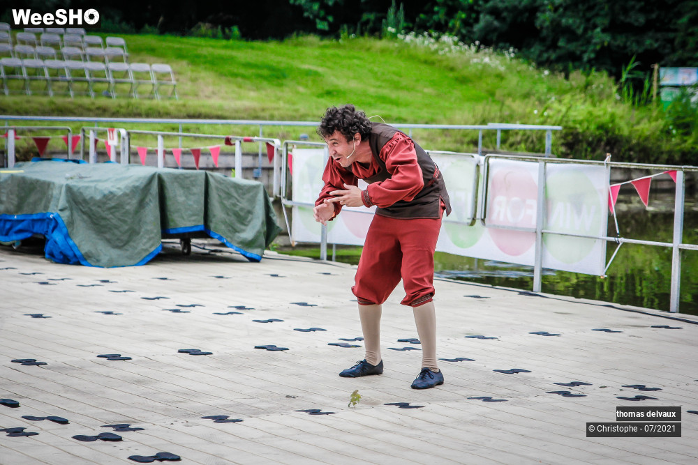 15/25 photos du spectacle thomas delvaux