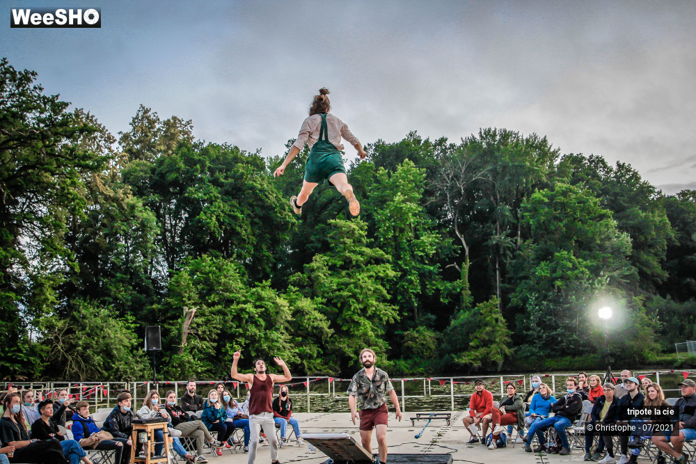 19/28 photos du spectacle tripote la cie