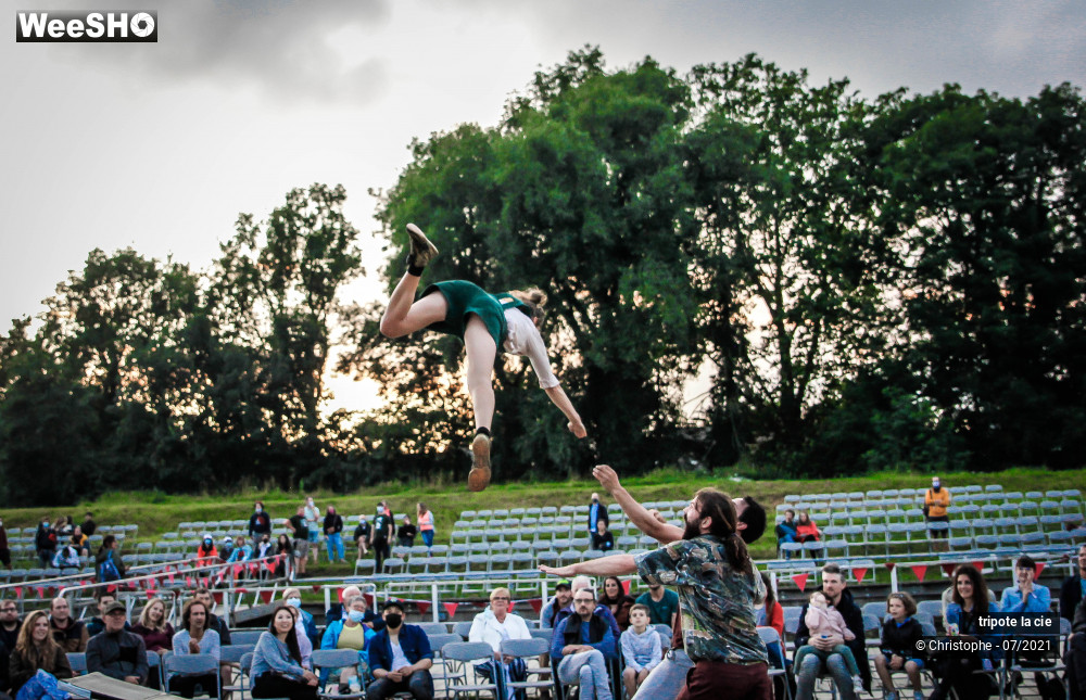 20/28 photos du spectacle tripote la cie