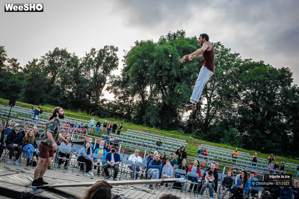 24/28 photos du spectacle tripote la cie
