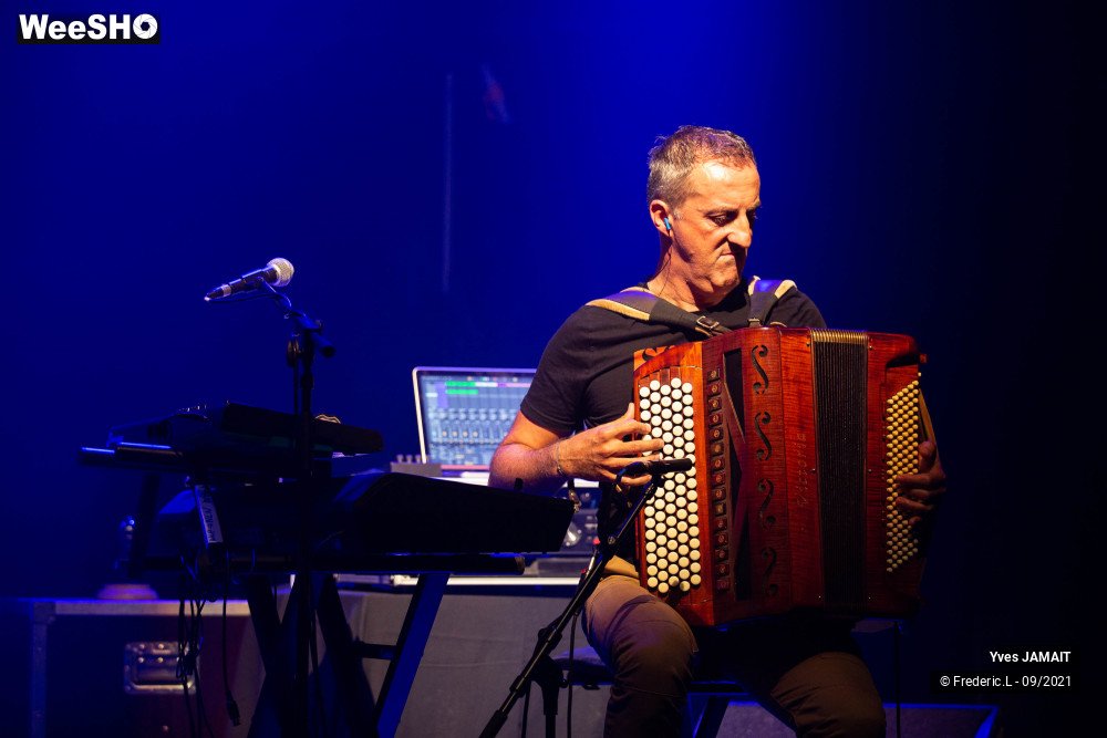 24/45 photos du spectacle Yves JAMAIT