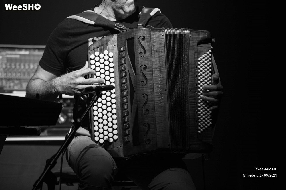 25/45 photos du spectacle Yves JAMAIT