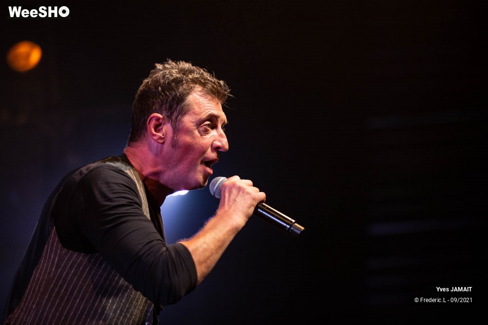 45/45 photos du spectacle Yves JAMAIT